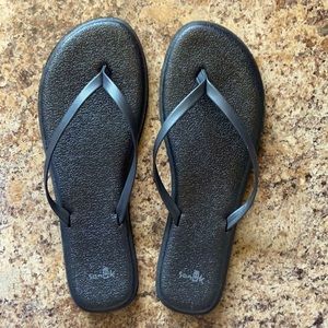 Sanuk Flip Flops